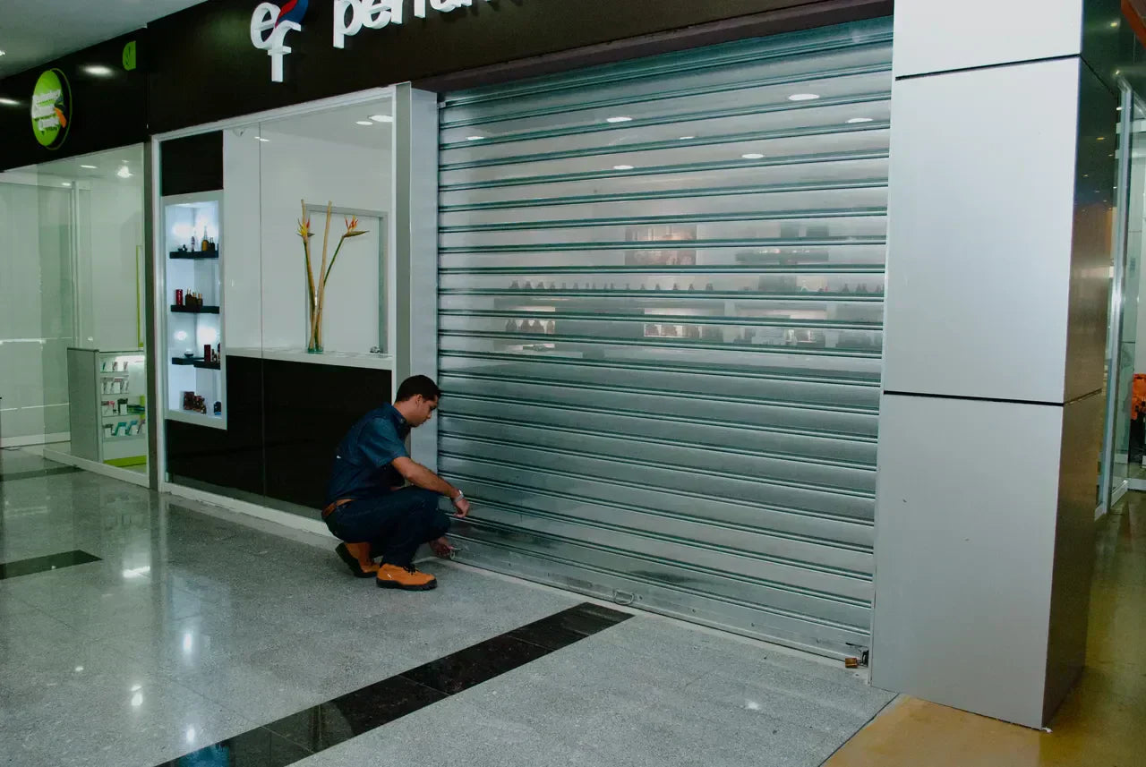 Puertas Santa María: La solución de seguridad y funcionalidad para comercios
